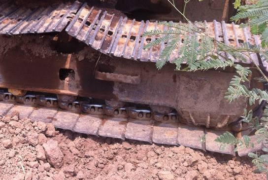 **465,000 บ.ต่อรอง/// แบคโฮ HITACHI EX200-3 ไฟฟ้าครบ เอวขยับ เครื่อง+ปั้ม ดี บูมอาร์มดี ช่วงงล่าง70\% ตามสภาพ ใช้งาน ทำงานอยู่ ใบสัญญาซื้อขาย **ขาย HITACHI EX-200 รุ่น3 แบคโฮ สภาดี ราคาเบา ไม่มีเล่ม มีสัญญาซื้อขาย ขายตามสภาพ HYD.EXCAVATOR HITACHI EX200-3 เ