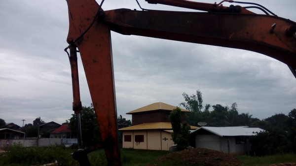 **465,000 บ.ต่อรอง/// แบคโฮ HITACHI EX200-3 ไฟฟ้าครบ เอวขยับ เครื่อง+ปั้ม ดี บูมอาร์มดี ช่วงงล่าง70\% ตามสภาพ ใช้งาน ทำงานอยู่ ใบสัญญาซื้อขาย **ขาย HITACHI EX-200 รุ่น3 แบคโฮ สภาดี ราคาเบา ไม่มีเล่ม มีสัญญาซื้อขาย ขายตามสภาพ HYD.EXCAVATOR HITACHI EX200-3 เ