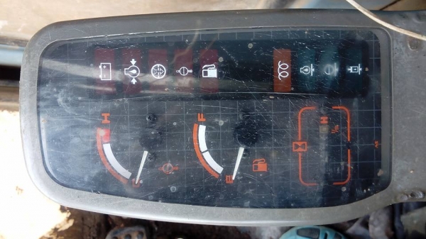 **465,000 บ.ต่อรอง/// แบคโฮ HITACHI EX200-3 ไฟฟ้าครบ เอวขยับ เครื่อง+ปั้ม ดี บูมอาร์มดี ช่วงงล่าง70\% ตามสภาพ ใช้งาน ทำงานอยู่ ใบสัญญาซื้อขาย **ขาย HITACHI EX-200 รุ่น3 แบคโฮ สภาดี ราคาเบา ไม่มีเล่ม มีสัญญาซื้อขาย ขายตามสภาพ HYD.EXCAVATOR HITACHI EX200-3 เ