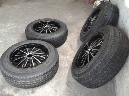 ขอบ17นิ้ว6รู พร้อมยาง สวยๆ 4 ล้อ ราคา 5900 บาท