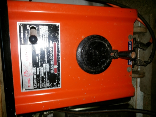 ขายตู้เชื่อม FLYING ELEPHANT 300A ขายตู้เชื่อม FLYING ELEPHANT 300A