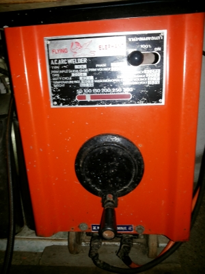 ขายตู้เชื่อม FLYING ELEPHANT 300A ขายตู้เชื่อม FLYING ELEPHANT 300A