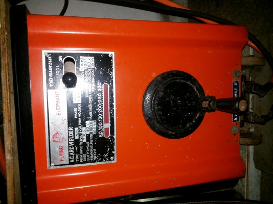 ขายตู้เชื่อม FLYING ELEPHANT 300A ขายตู้เชื่อม FLYING ELEPHANT 300A