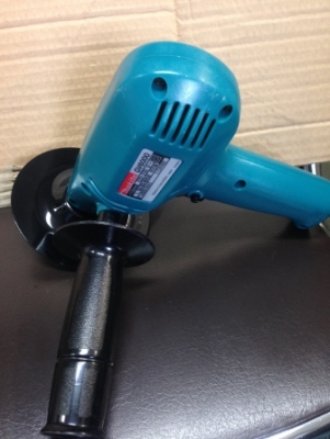 เครื่องขัดกระดาษทรายกลม MAKITA