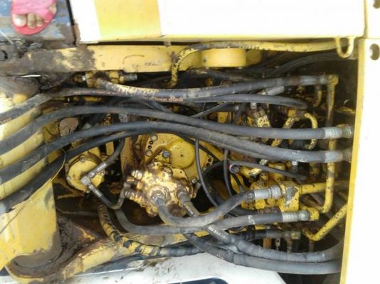 ขายรถแบคโค KOMATSU PC120-5 เก่านอก ไฟฟ้าครบ ช่วงล่างดี เอวแน่น รถสวยสภาพดีมาก เอกสารใบอินวอย ราคา700,000 สนใจโทร 090-8588220คุณนะ 093-3258446คุณบิว หรือเข้าดูสินค้าอื่นๆได้ที่ www.narong2truck.com หรือ www.truck.in.th/498 หรือเพจFacebook ณรงค์ ซื้อขายรถมื