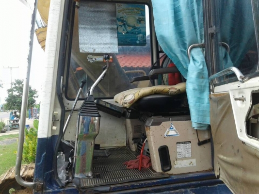 ขายรถแบคโค KOMATSU PC120-5 เก่านอก ไฟฟ้าครบ ช่วงล่างดี เอวแน่น รถสวยสภาพดีมาก เอกสารใบอินวอย ราคา700,000 สนใจโทร 090-8588220คุณนะ 093-3258446คุณบิว หรือเข้าดูสินค้าอื่นๆได้ที่ www.narong2truck.com หรือ www.truck.in.th/498 หรือเพจFacebook ณรงค์ ซื้อขายรถมื