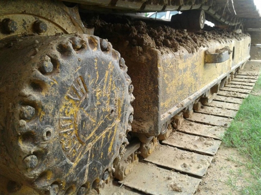 ขายรถแบคโค KOMATSU PC120-5 เก่านอก ไฟฟ้าครบ ช่วงล่างดี เอวแน่น รถสวยสภาพดีมาก เอกสารใบอินวอย ราคา700,000 สนใจโทร 090-8588220คุณนะ 093-3258446คุณบิว หรือเข้าดูสินค้าอื่นๆได้ที่ www.narong2truck.com หรือ www.truck.in.th/498 หรือเพจFacebook ณรงค์ ซื้อขายรถมื