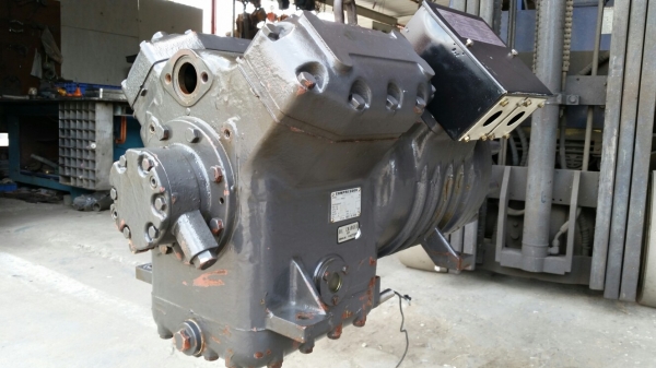 ขายครับ compressor  380/415 v  50 hz refrigerant r22