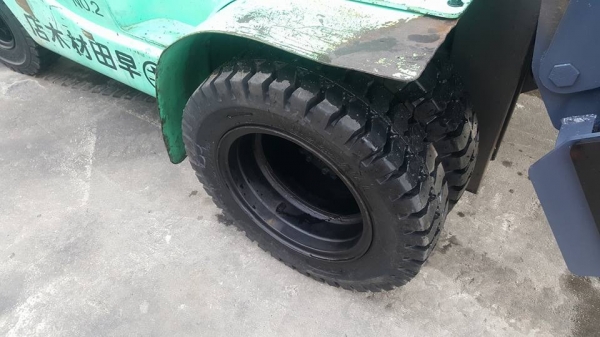 แหล่งรวมรถโฟล์คลิฟท์งาเทงากระดกงาคว่ำหงายเทได้สำหรับตักยางก้อนยางพารายางถ้วยขี้ยาง แหล่งรวมรถโฟล์คลิฟท์งาเทงากระดกงาคว่ำหงายเทได้สำหรับตักยางก้อนยางพารายางถ้วยขี้ยาง