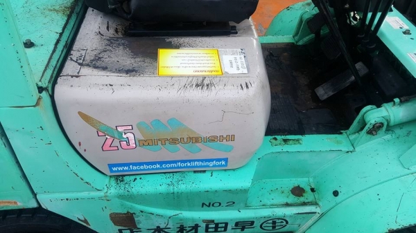 แหล่งรวมรถโฟล์คลิฟท์งาเทงากระดกงาคว่ำหงายเทได้สำหรับตักยางก้อนยางพารายางถ้วยขี้ยาง