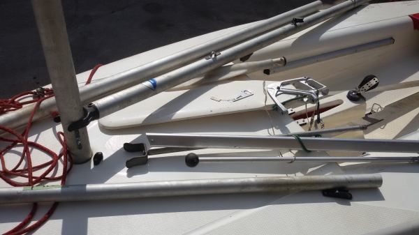 เรือใบ ราคา30000จากประเทศญี่ปุ่น สภาพสวยๆ ใหม่สีเดิม ไม่แตกไม่รั่ว100\%