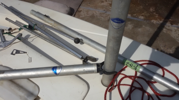 เรือใบ ราคา30000จากประเทศญี่ปุ่น สภาพสวยๆ ใหม่สีเดิม ไม่แตกไม่รั่ว100\%