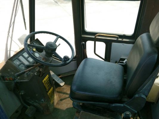 ขายรถตักล้อยาง WA180-1 ยี่ห้อ KOMATSU นำเข้าจากต่างประเทศแท้ 100\% สภาพสวย ไม่เคยใช้งานในไทย