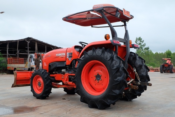 รถไถมือสองรุ่น L4708 ใบมีด+ผาน 1 ตัว ดาวน์ 10,000 บาท โทร 089-0111624