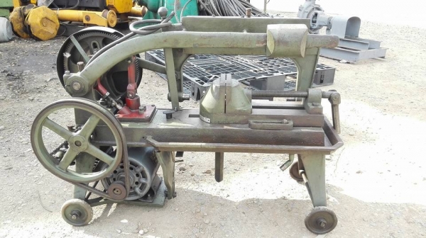 ** SOLD ** เลื่อยชักตัดเหล็ก HERO  มีปั้มน้ำ ไฟ 380V สภาพใสๆวันรุ่นชอบแน่นทุกอนูเชิญสัมผัสได้!!