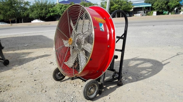 ** Sold ** โบวเวอร์ระบายอากาศ TEMPEST Made in USA ใช้เครื่องยนต์เบนซิน 5 HP รุ่นไม่ง้อไฟหิ้วน้ำมันไปคือจบ!!