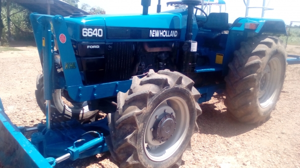 ขายรถไถFORDรุ่น6640คานหน้า NEWHOLLAND ปี97 พร้อมโอน