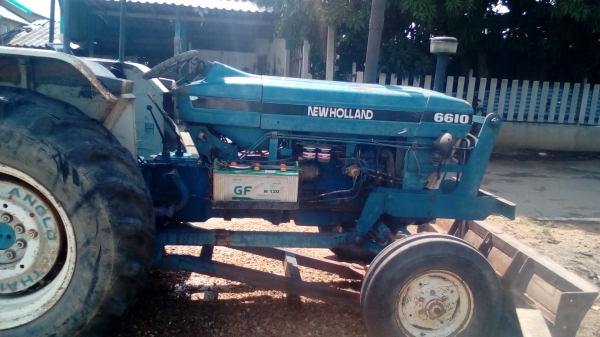 ขายรถไถFORDรุ่น6640คานหน้า NEWHOLLAND ปี97 พร้อมโอน