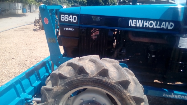 ขายรถไถFORDรุ่น6640คานหน้า NEWHOLLAND ปี97 พร้อมโอน