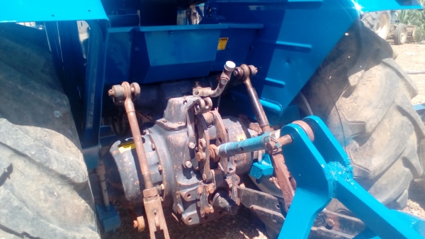 ขายรถไถFORDรุ่น6640คานหน้า NEWHOLLAND ปี97 พร้อมโอน