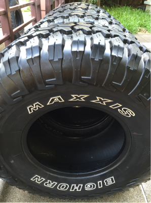 ยาง Mud Maxxis 33 12.5 R15 ดอกเต็ม ไม่มีปะ ราคาไม่แพง ยาง Mud Maxxis 33 12.5 R15 ดอกเต็ม ไม่มีปะ ราคาไม่แพง
