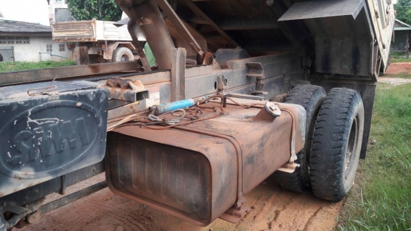 รถอีซูซุ 6 ล้อดั้ม FTR 240 แรงม้า. ปี 55. สนใจติดต่อ 081 - 6079515 รถอีซูซุ 6 ล้อดั้ม FTR 240 แรงม้า. ปี 55. สนใจติดต่อ 081 - 6079515