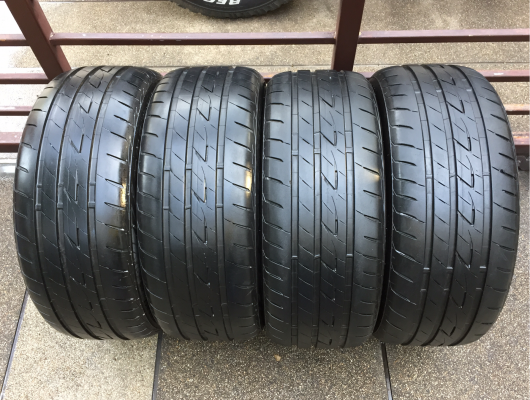 ยาง Bridgestone 215 50 17 ปี15 ดอกเต็ม ใช้กันยาว ราคาไม่แพง ยาง Bridgestone 215 50 17 ปี15 ดอกเต็ม ใช้กันยาว ราคาไม่แพง