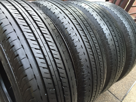 ยาง Bridgestone 205 70 15 กลางปี15 ดอกเต็ม ใช้กันยาว ราคาไม่แพง