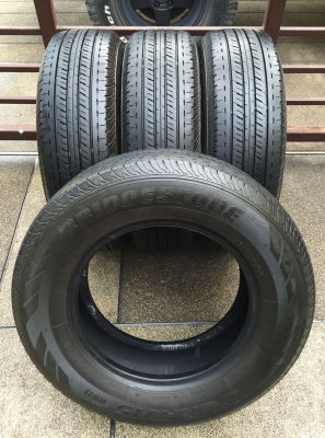 ยาง Bridgestone 205 70 15 กลางปี15 ดอกเต็ม ใช้กันยาว ราคาไม่แพง