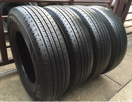 ยาง Bridgestone 195 R15 กลางปี15 ดอกเต็ม ใช้กันยาว ราคาไม่แพง