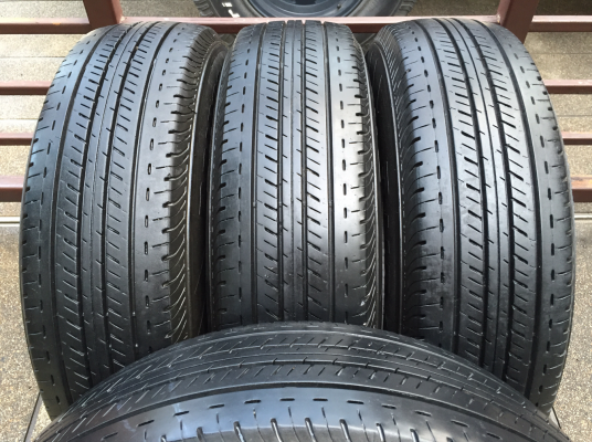 ยาง Bridgestone 195 R15 กลางปี15 ดอกเต็ม ใช้กันยาว ราคาไม่แพง