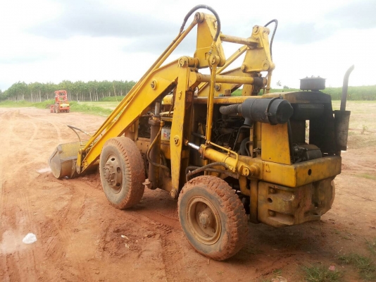 ขาย รถตัก KOMATSU SD20 สภาพพร้อมใช้งาน ต่อแขนเรียบร้อยตักขึ้น 10 ล้อสบาย