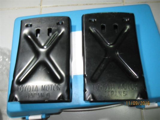 ที่หนุนล้อไม่ให้รถไหล TOYOTA ของแท้ ที่หนุนล้อไม่ให้รถไหล TOYOTA ของแท้