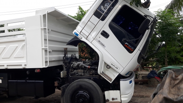 ขายครับ 320 ปี 50 แม็คโหลด ดั้มสามมิตร "แยกหัวแคชซีได้ครับ" ขายครับ 320 ปี 50 แม็คโหลด ดั้มสามมิตร "แยกหัวแคชซีได้ครับ"