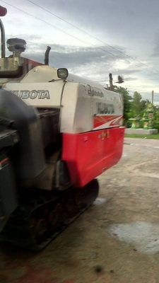 ขายรถเกี่ยวข้าว DC 70  รถปี 56 900 ชม