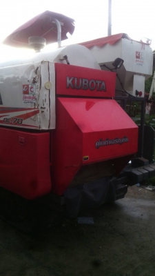 ขายรถเกี่ยวข้าว DC 70  รถปี 56 900 ชม