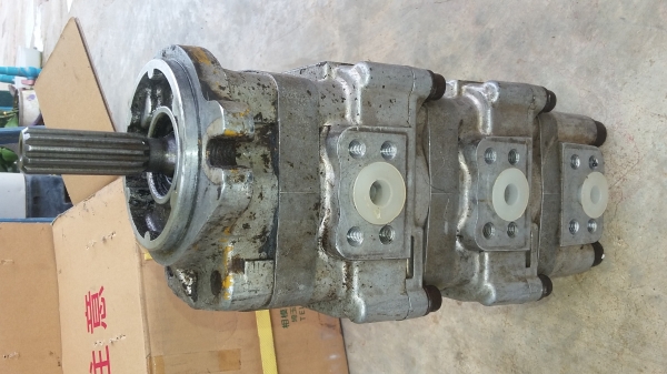 ปั้มไอดรอลิค3ตอนpc30 ปั้มไอดรอลิค3ตอนpc30