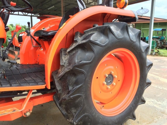 ขายL4708 ตัวรถกับดันหน้า รถปี 56 ใช้งานมา 889 ชั่วโมงรับประกันไม่มีที่รั่วแม้แต่ที่เดี่ยวรถพร้อมใช้งานเล่มพร้อมราคา 378000 สนใจ 084-5486359 สุชาติ อ. สนม. จ สุรินทร์