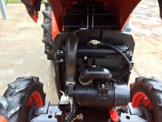 ขายL4708 ตัวรถกับดันหน้า รถปี 56 ใช้งานมา 889 ชั่วโมงรับประกันไม่มีที่รั่วแม้แต่ที่เดี่ยวรถพร้อมใช้งานเล่มพร้อมราคา 378000 สนใจ 084-5486359 สุชาติ อ. สนม. จ สุรินทร์