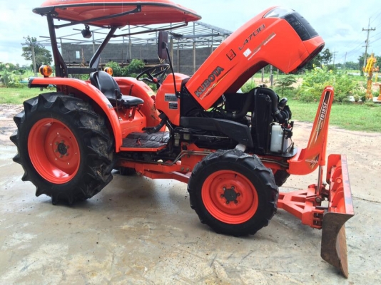 ขายL4708 ตัวรถกับดันหน้า รถปี 56 ใช้งานมา 889 ชั่วโมงรับประกันไม่มีที่รั่วแม้แต่ที่เดี่ยวรถพร้อมใช้งานเล่มพร้อมราคา 378000 สนใจ 084-5486359 สุชาติ อ. สนม. จ สุรินทร์