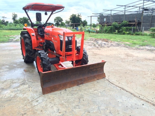 ขายL4708 ตัวรถกับดันหน้า รถปี 56 ใช้งานมา 889 ชั่วโมงรับประกันไม่มีที่รั่วแม้แต่ที่เดี่ยวรถพร้อมใช้งานเล่มพร้อมราคา 378000 สนใจ 084-5486359 สุชาติ อ. สนม. จ สุรินทร์