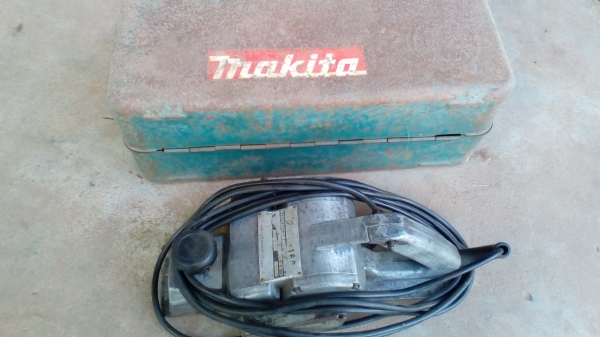 กบไฟฟ้า MAKITA 1600 3 นิ้ว 750 W ของแท้ กบไฟฟ้า MAKITA 1600 3 นิ้ว 750 W ของแท้