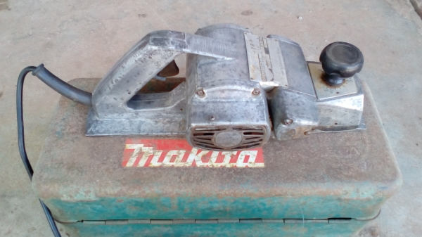 กบไฟฟ้า MAKITA 1600 3 นิ้ว 750 W ของแท้