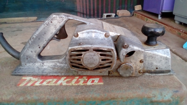 กบไฟฟ้า MAKITA 1600 3 นิ้ว 750 W ของแท้