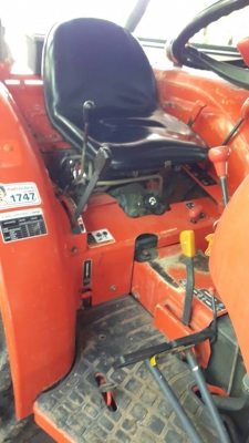 ขายรถแทรคเตอร์ KUBOTA L3608 ปี55ทำงานสองพันสามร้อย ชม.อุปกรณ์3ชิ้น ใบดันหน้า ผานหลัง จอบปั่นโรตารี่ทะเบียนครบ