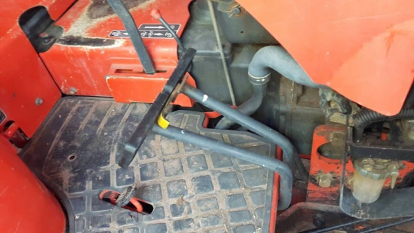 ขายรถแทรคเตอร์ KUBOTA L3608 ปี55ทำงานสองพันสามร้อย ชม.อุปกรณ์3ชิ้น ใบดันหน้า ผานหลัง จอบปั่นโรตารี่ทะเบียนครบ