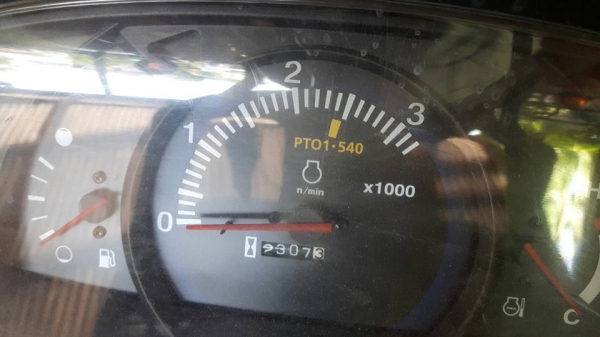 ขายรถแทรคเตอร์ KUBOTA L3608 ปี55ทำงานสองพันสามร้อย ชม.อุปกรณ์3ชิ้น ใบดันหน้า ผานหลัง จอบปั่นโรตารี่ทะเบียนครบ