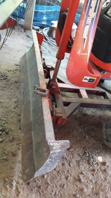 ขายรถแทรคเตอร์ KUBOTA L3608 ปี55ทำงานสองพันสามร้อย ชม.อุปกรณ์3ชิ้น ใบดันหน้า ผานหลัง จอบปั่นโรตารี่ทะเบียนครบ