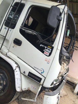 รถอีซูซุ 6 ล้อดั้ม FTR 200 แรงม้า ปี 48. สนใจติดต่อ 081 - 6079515 รถอีซูซุ 6 ล้อดั้ม FTR 200 แรงม้า ปี 48. สนใจติดต่อ 081 - 6079515