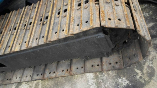 ขายรถแบคโคเล็ก SK042 มีลายแย็ก ใบดัน ช่วงล่างดี โซ่ แท็ค สภาพดี เอวแน่น ทำงานเร็ว พร้อมใช้งาน ราคา280,000 สนใจโทร 090-8588220คุณนะ 093-3258446คุณบิว หรือเข้าดูสินค้าอื่นๆได้ที่ www.narong2truck.com หรือ www.truck.in.th/498 หรือเพจFacebook ณรงค์ ซื้อขายรถม